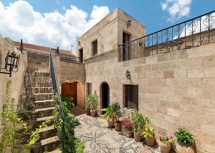 Captains House Villa *